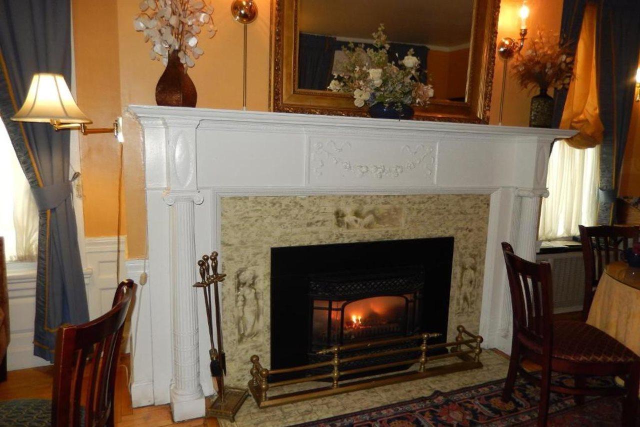 A Cambridge House Inn Bagian luar foto